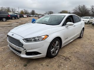 2015 Ford Fusion Hybrid Titanium - Exterior Front Left Corner Image